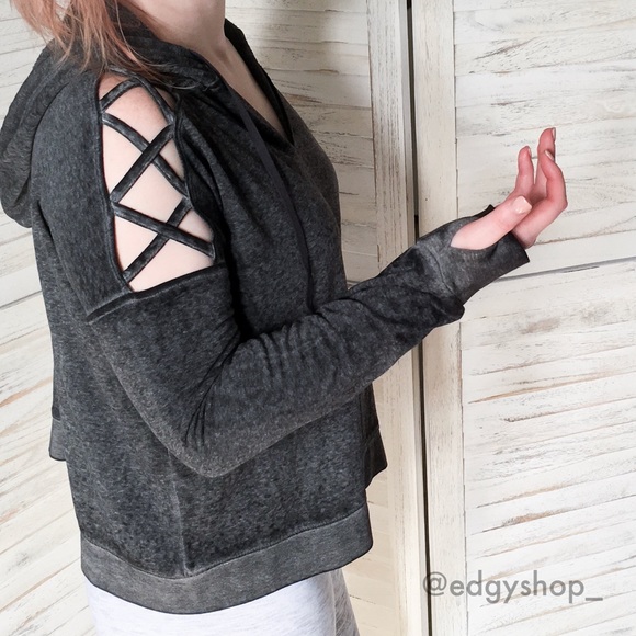 Threads 4 Thought | Hazel Cropped Hoodie - Picture 6 of 7